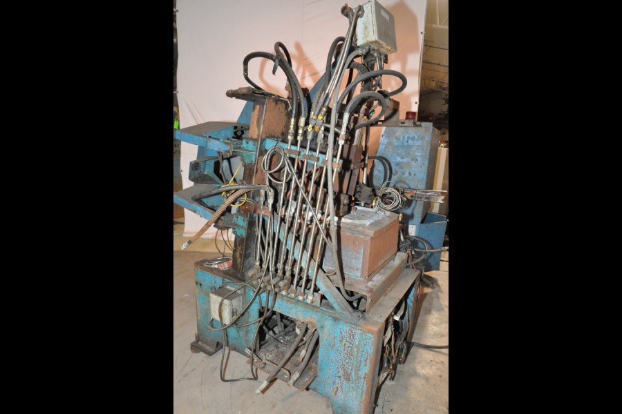 Detailed Pictures of Techmire Multi-slide Hot Chamber Miniature Die Cast Machine DCMP-4972