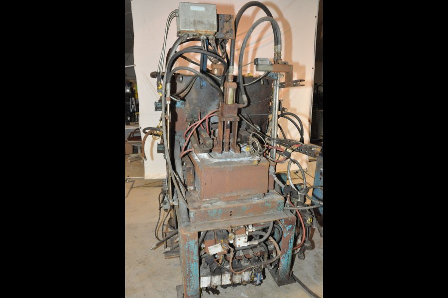 Detailed Pictures of Techmire Multi-slide Hot Chamber Miniature Die Cast Machine DCMP-4972