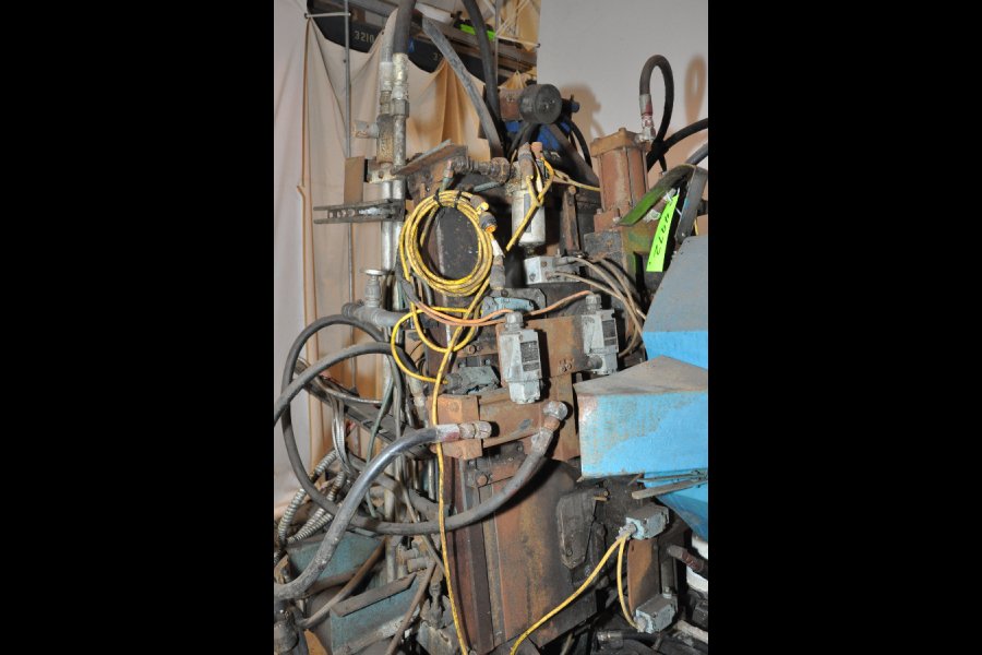 Detailed Pictures of Techmire Multi-slide Hot Chamber Miniature Die Cast Machine DCMP-4972