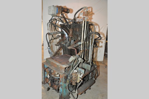 Detailed Pictures of Techmire Multi-slide Hot Chamber Miniature Die Cast Machine DCMP-4979 Detailed Pictures of Techmire Multi-slide Hot Chamber Miniature Die Cast Machine DCMP-4979