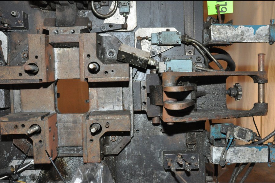 Detailed Pictures of Techmire Multi-slide Hot Chamber Miniature Die Cast Machine DCMP-4979 Detailed Pictures of Techmire Multi-slide Hot Chamber Miniature Die Cast Machine DCMP-4979
