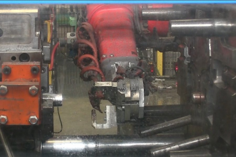 Detailed Pictures of Frech Cold Chamber Die Casting Machine DCMP-4985 Detailed Pictures of Frech Cold Chamber Die Casting Machine DCMP-4985