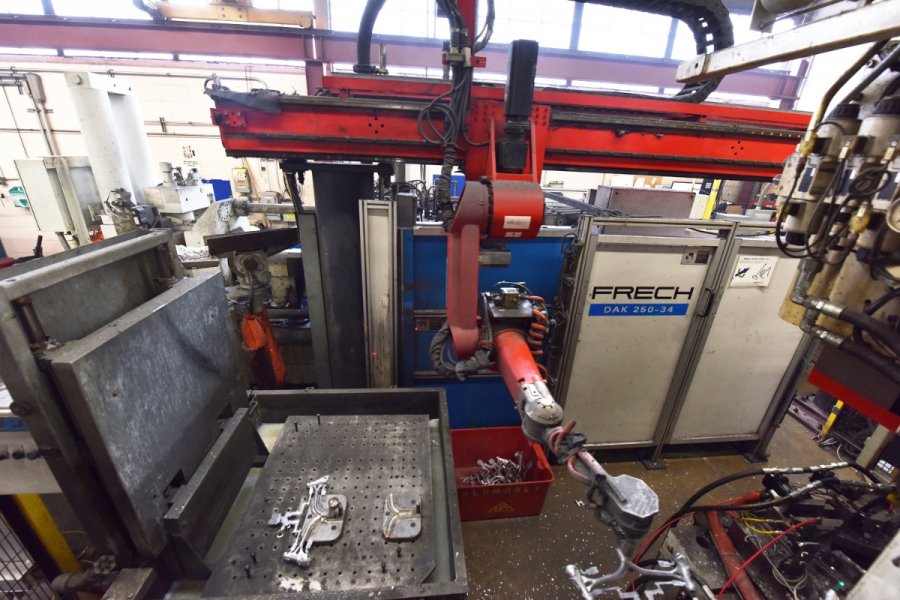 Detailed Pictures of Frech Cold Chamber Die Casting Machine DCMP-4985 Detailed Pictures of Frech Cold Chamber Die Casting Machine DCMP-4985