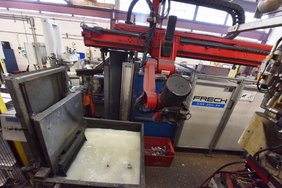 Detailed Pictures of Frech Cold Chamber Die Casting Machine DCMP-4985 Detailed Pictures of Frech Cold Chamber Die Casting Machine DCMP-4985