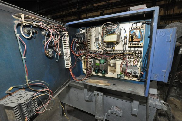 Detailed Pictures of TDC-HF Low Energy Gas Heated Aluminum Holding Furnace DCMP-5137