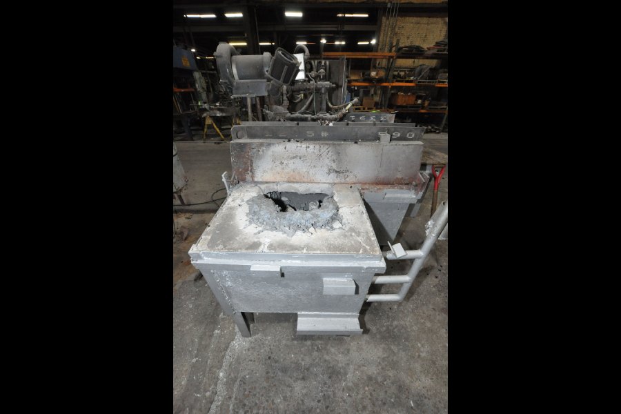 Detailed Pictures of TDC-HF Low Energy Gas Heated Aluminum Holding Furnace DCMP-5137