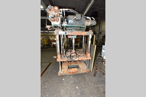 Imagen de Cuatro Columnas (poste) Prensa Hidráulica Vertical de Corte de Fundición a Presión En_Venta DCM-5202