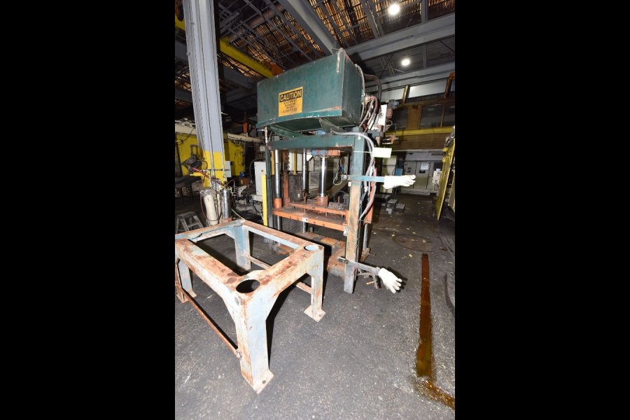 Imagen de Cuatro Columnas (poste) Prensa Hidráulica Vertical de Corte de Fundición a Presión En_Venta DCM-5202