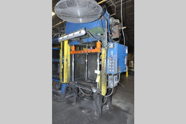 La Foto De Metal Mechanics Cuatro Columnas (poste) Prensa Hidráulica Vertical de Corte de Fundición a Presión DCMP-5210