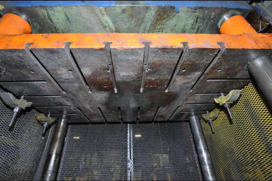 Fotos Detalladas de Metal Mechanics Prensa de Recorte de Fundición Vertical DCMP-5210