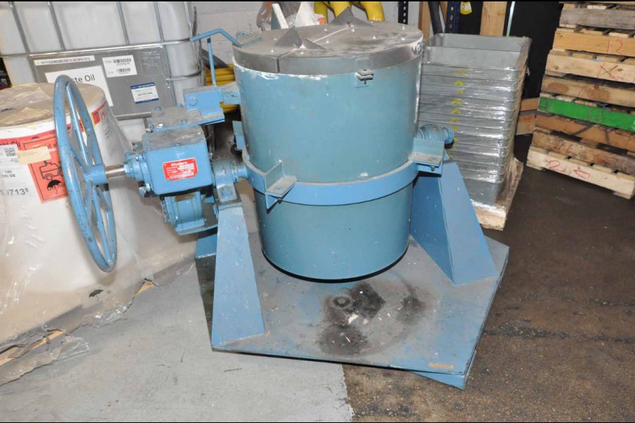 Picture of Modern Equipment Hand-Wheel Tilting Transfer Ladle for Molten Aluminum Alloys DCMP-5243