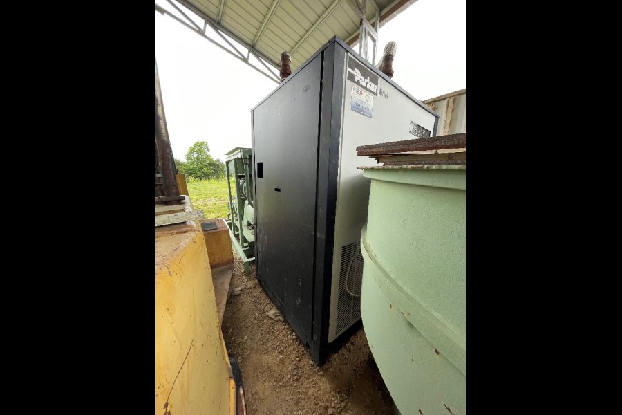 Detailed Pictures of Parker Airtec Refrigerated Compressed Air Dryer - Water Cooled DCMP-5301 Detailed Pictures of Parker Airtec Refrigerated Compressed Air Dryer - Water Cooled DCMP-5301
