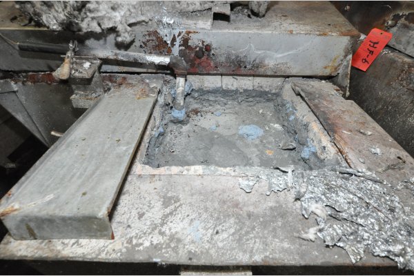 Detailed Pictures of Cal-Miser Low Energy Gas Heated Aluminum Holding Furnace DCMP-5307 Detailed Pictures of Cal-Miser Low Energy Gas Heated Aluminum Holding Furnace DCMP-5307