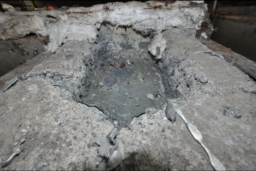 Detailed Pictures of Cal-Miser Low Energy Gas Heated Aluminum Holding Furnace DCMP-5307 Detailed Pictures of Cal-Miser Low Energy Gas Heated Aluminum Holding Furnace DCMP-5307