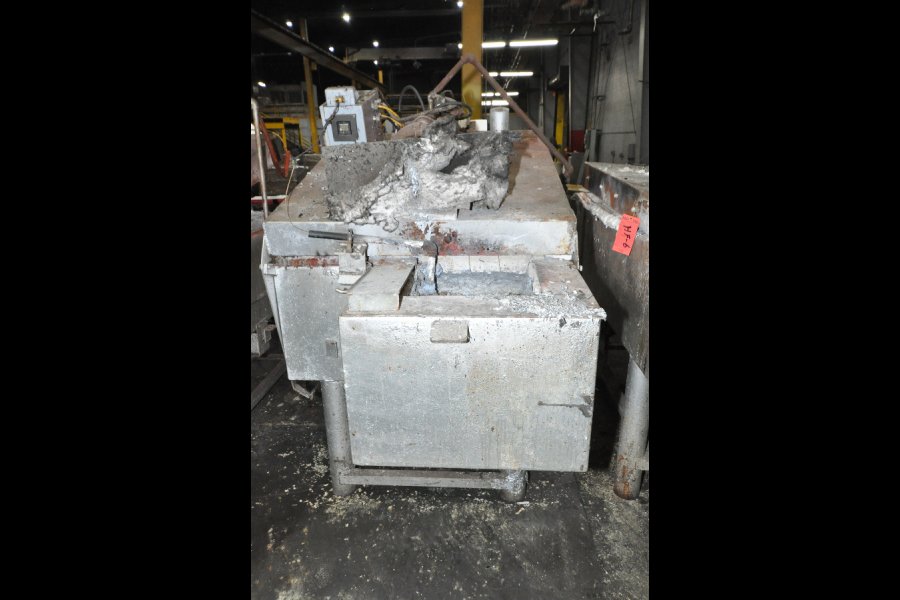 Detailed Pictures of Cal-Miser Low Energy Gas Heated Aluminum Holding Furnace DCMP-5307 Detailed Pictures of Cal-Miser Low Energy Gas Heated Aluminum Holding Furnace DCMP-5307