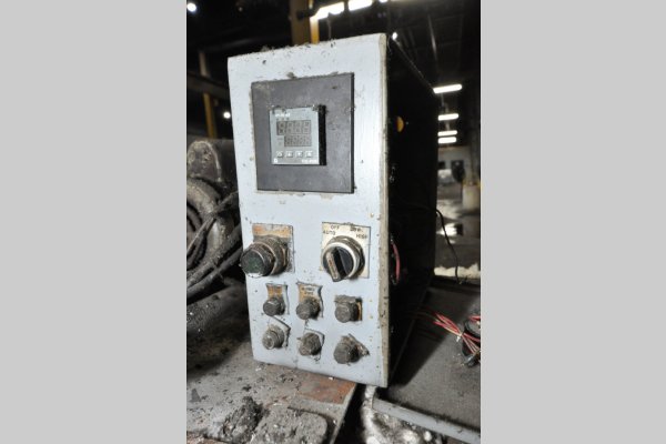 Detailed Pictures of Cal-Miser Low Energy Gas Heated Aluminum Holding Furnace DCMP-5308 Detailed Pictures of Cal-Miser Low Energy Gas Heated Aluminum Holding Furnace DCMP-5308