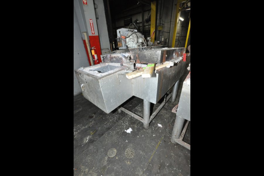 Detailed Pictures of Cal-Miser Low Energy Gas Heated Aluminum Holding Furnace DCMP-5308 Detailed Pictures of Cal-Miser Low Energy Gas Heated Aluminum Holding Furnace DCMP-5308