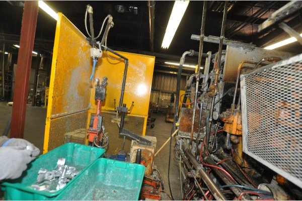 Image of HPM Model D-250-Z Hot Chamber Die Casting Machine For_Sale DCM-5315 Image of Horizontal Hot Chamber Zinc (Zamak) High Pressure Die Casting Machine For_Sale DCM-5315