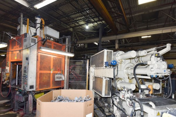 Detailed Pictures of Colosio Cold Chamber Die Casting Machine DCMP-5318