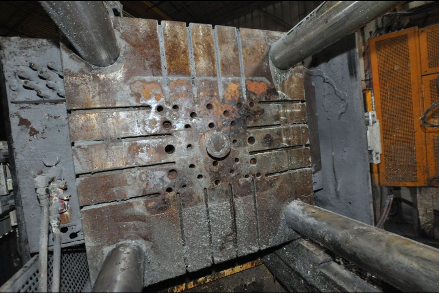 Detailed Pictures of Colosio Cold Chamber Die Casting Machine DCMP-5318