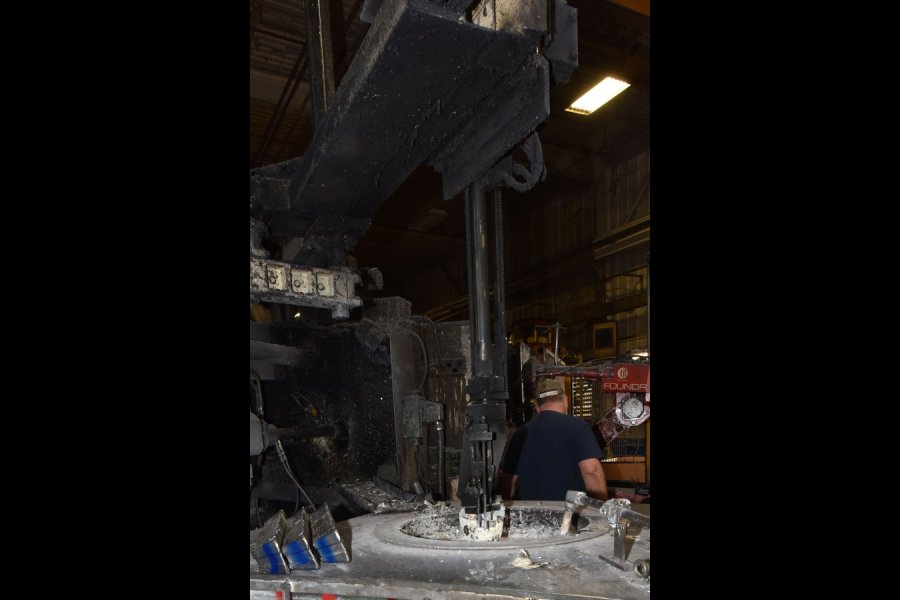 Detailed Pictures of Colosio Cold Chamber Die Casting Machine DCMP-5318