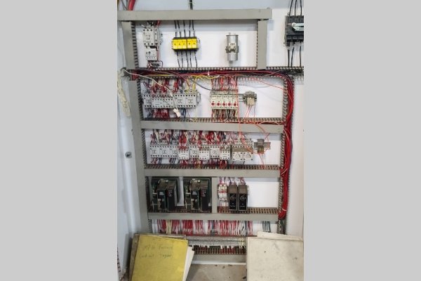 Detailed Pictures of Lindberg MPH Dry Hearth Natural Gas Fired Aluminum Melting Furnace DCMP-5376 Detailed Pictures of Lindberg MPH Dry Hearth Natural Gas Fired Aluminum Melting Furnace DCMP-5376