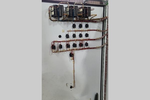 Detailed Pictures of Lindberg MPH Dry Hearth Natural Gas Fired Aluminum Melting Furnace DCMP-5376 Detailed Pictures of Lindberg MPH Dry Hearth Natural Gas Fired Aluminum Melting Furnace DCMP-5376