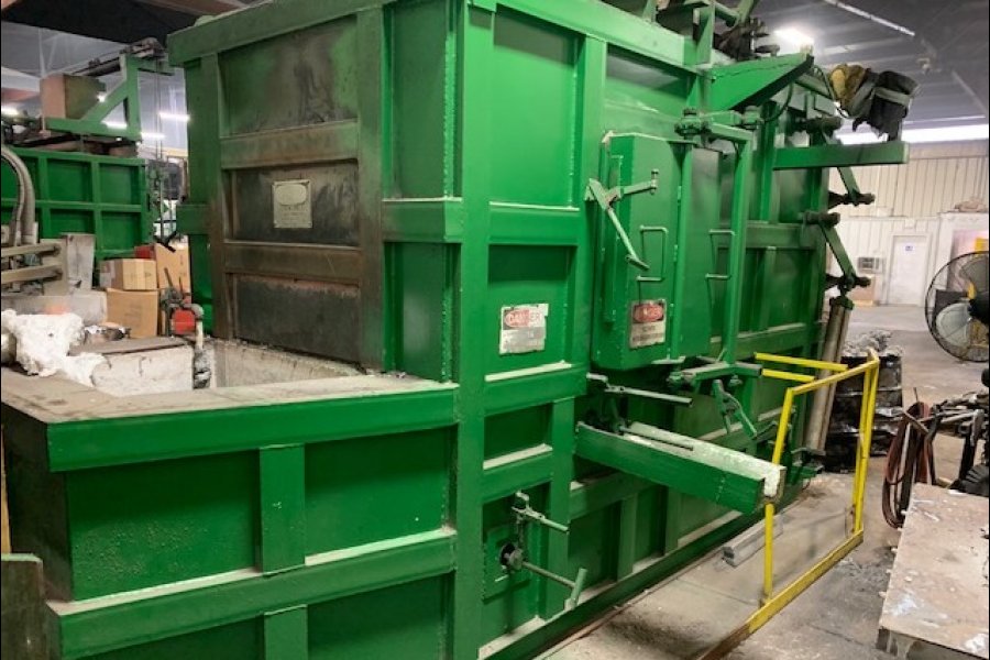 Detailed Pictures of Lindberg MPH Dry Hearth Natural Gas Fired Aluminum Melting Furnace DCMP-5376 Detailed Pictures of Lindberg MPH Dry Hearth Natural Gas Fired Aluminum Melting Furnace DCMP-5376