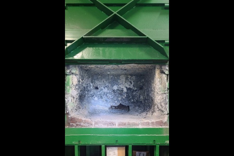 Detailed Pictures of Lindberg MPH Dry Hearth Natural Gas Fired Aluminum Melting Furnace DCMP-5376 Detailed Pictures of Lindberg MPH Dry Hearth Natural Gas Fired Aluminum Melting Furnace DCMP-5376