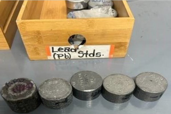 Detailed Pictures of Bruker Metal Analytic Mass Spectrometer DCMP-5434