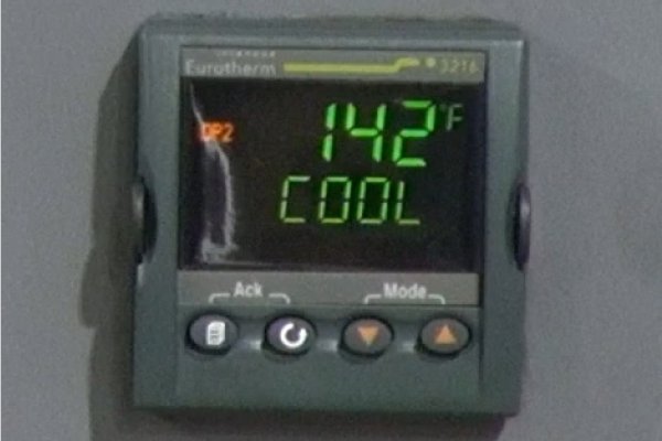 Detailed Pictures of Budzar Industries Negative Pressure Hot Oil Temperature Control Unit with Water Coling DCMP-5444 Detailed Pictures of Budzar Industries Negative Pressure Hot Oil Temperature Control Unit with Water Coling DCMP-5444