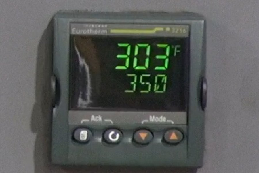 Detailed Pictures of Budzar Industries Negative Pressure Hot Oil Temperature Control Unit with Water Coling DCMP-5444 Detailed Pictures of Budzar Industries Negative Pressure Hot Oil Temperature Control Unit with Water Coling DCMP-5444