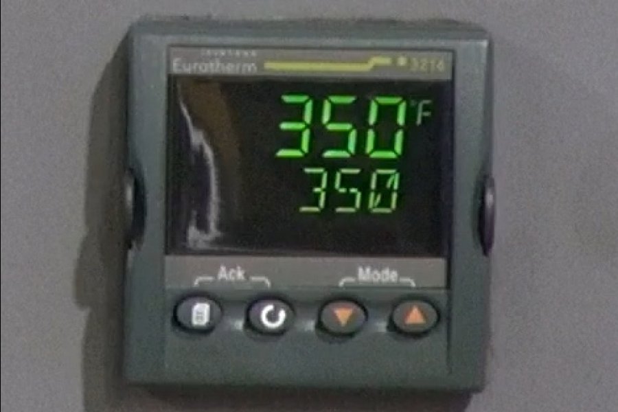 Detailed Pictures of Budzar Industries Negative Pressure Hot Oil Temperature Control Unit with Water Coling DCMP-5444 Detailed Pictures of Budzar Industries Negative Pressure Hot Oil Temperature Control Unit with Water Coling DCMP-5444