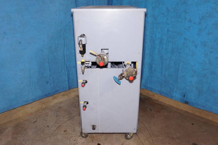 Detailed Pictures of Budzar Industries Negative Pressure Hot Oil Temperature Control Unit with Water Coling DCMP-5444 Detailed Pictures of Budzar Industries Negative Pressure Hot Oil Temperature Control Unit with Water Coling DCMP-5444