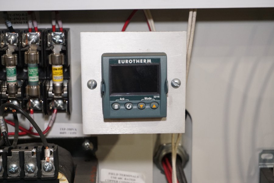 La Foto De Mokon H44306NZ Unidad de Control de Temperatura del Calentador de Proceso de Aceite Caliente Portátil de Tres Zonas con Circuito de Agua de Enfriamiento En_Venta DCMP-5465