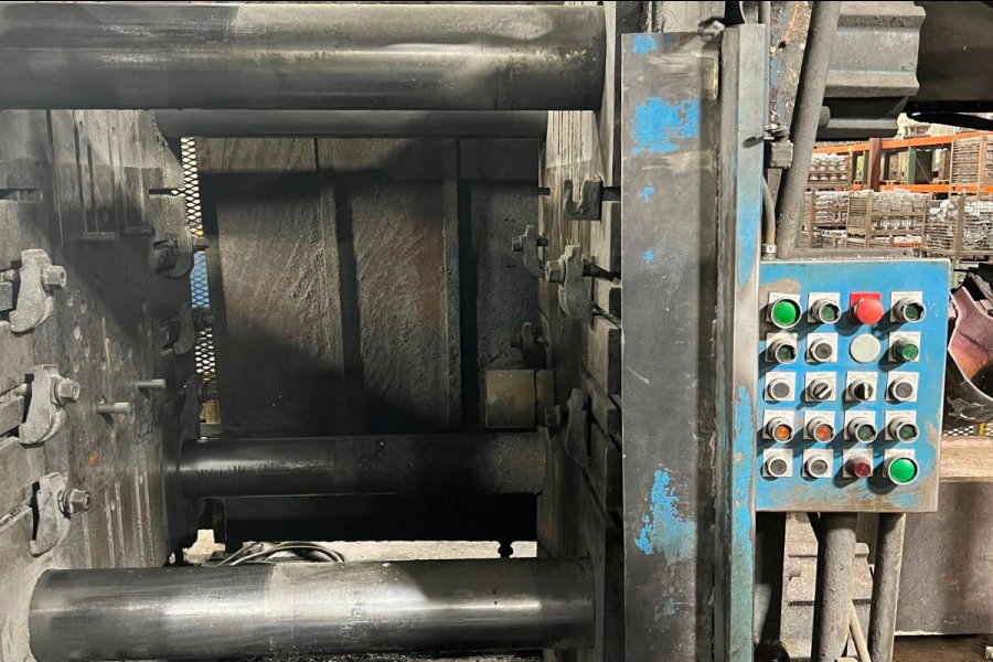 Detailed Pictures of Prince Cold Chamber Die Casting Machine DCMP-5485 Detailed Pictures of Prince Cold Chamber Die Casting Machine DCMP-5485