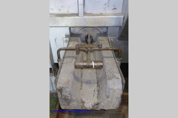 Detailed Pictures of Modern Equipment Stack Melting & Holding Furnace DCMP-5494