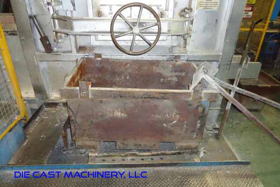 Detailed Pictures of Modern Equipment Stack Melting & Holding Furnace DCMP-5494