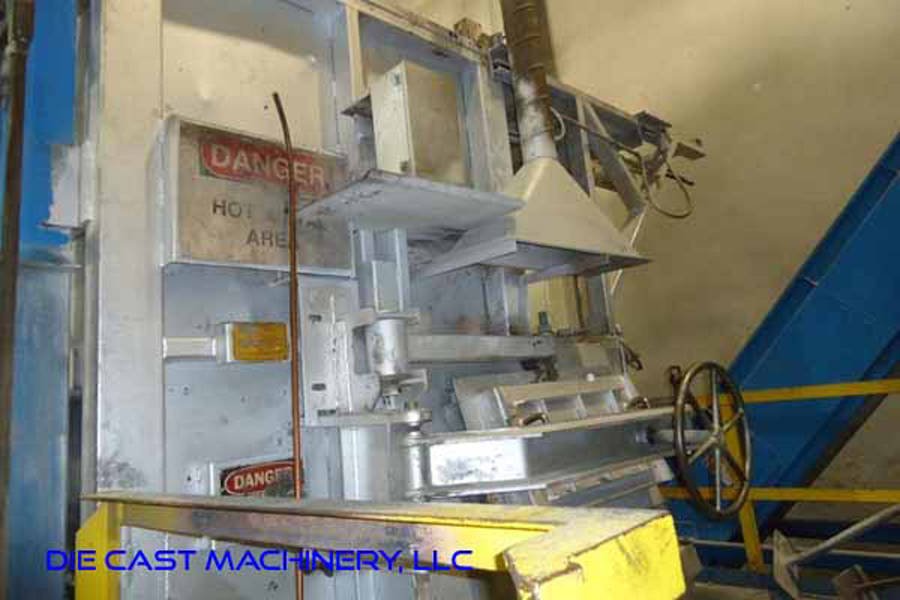 Detailed Pictures of Modern Equipment Stack Melting & Holding Furnace DCMP-5494