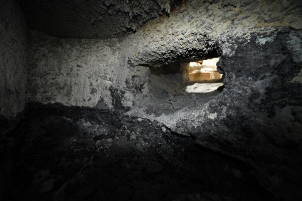 Detailed Pictures of Modern Equipment Stack Melting & Holding Furnace DCMP-5504