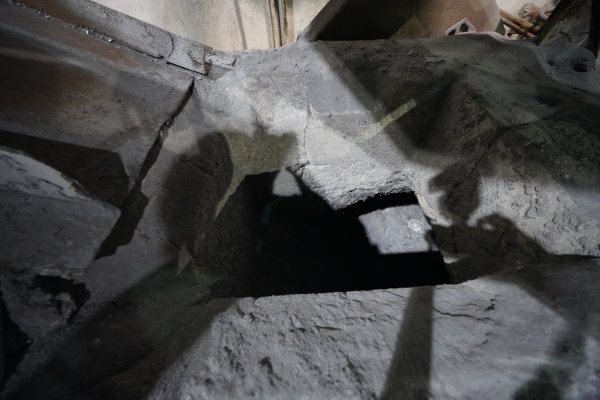 Detailed Pictures of Modern Equipment Stack Melting & Holding Furnace DCMP-5504