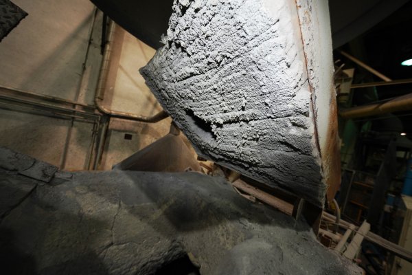 Detailed Pictures of Modern Equipment Stack Melting & Holding Furnace DCMP-5504