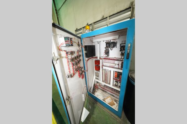 Detailed Pictures of Modern Equipment Stack Melting & Holding Furnace DCMP-5504