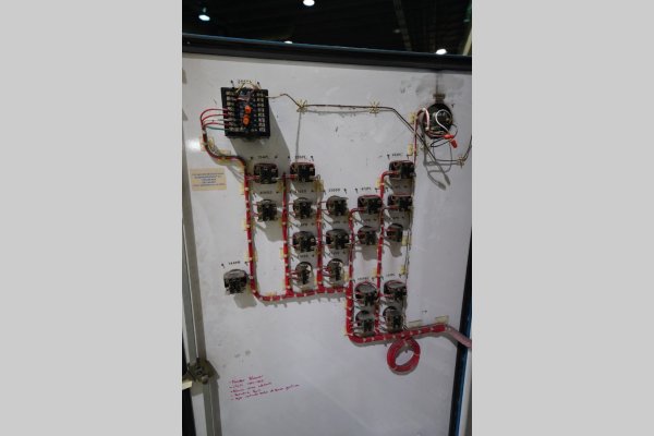 Detailed Pictures of Modern Equipment Stack Melting & Holding Furnace DCMP-5504