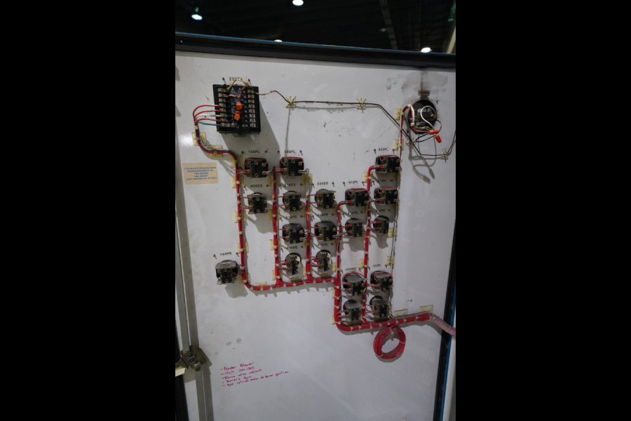 Detailed Pictures of Modern Equipment Stack Melting & Holding Furnace DCMP-5504
