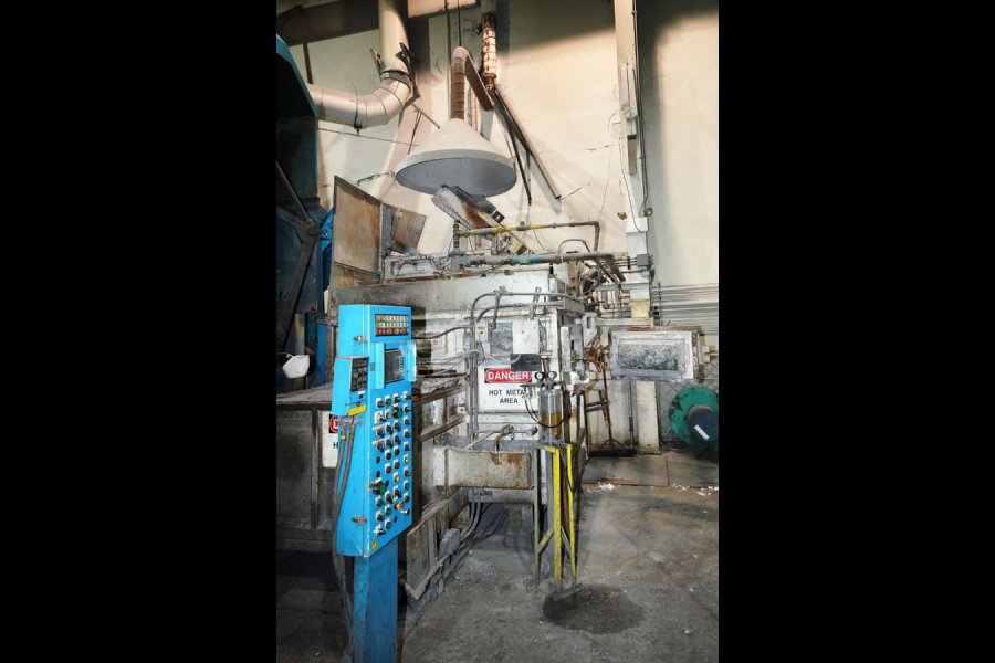 Detailed Pictures of Modern Equipment Stack Melting & Holding Furnace DCMP-5504