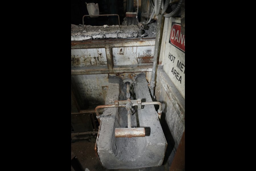 Detailed Pictures of Modern Equipment Stack Melting & Holding Furnace DCMP-5504