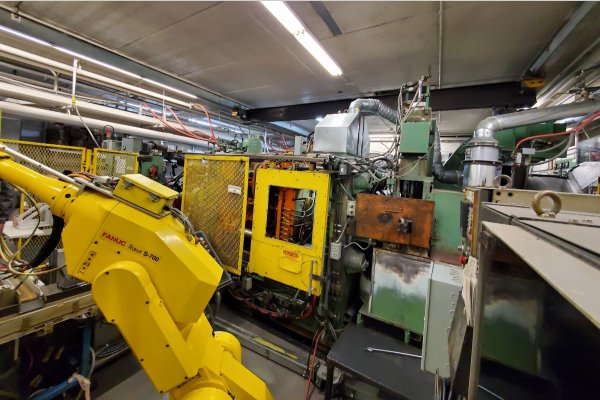 Image of Prince Model 450 HCL Hot Chamber Die Casting Machine For_Sale DCM-5519 Image of Horizontal Hot Chamber Zinc (Zamak) High Pressure Die Casting Machine For_Sale DCM-5519