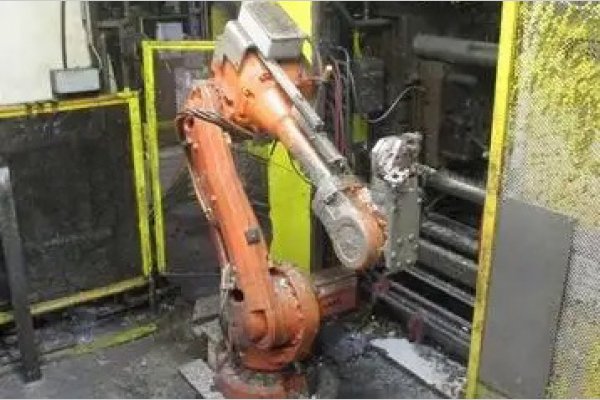 Picture of ABB IRB 4600F/45 2.05 Six Axis Foundry Rated Industrial Robot with Extractor Package/Gripper for Extracting Die Castings For_Sale DCMP-5588