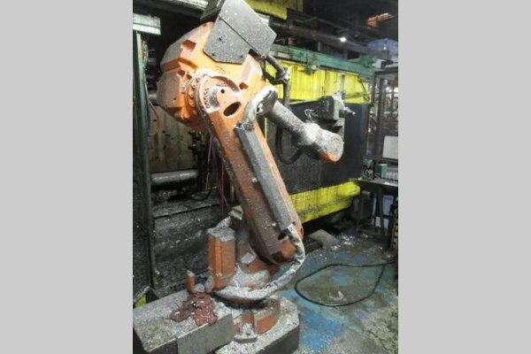 Picture of ABB IRB 4600F/45 2.05 Six Axis Foundry Rated Industrial Robot with Extractor Package/Gripper for Extracting Die Castings For_Sale DCMP-5589